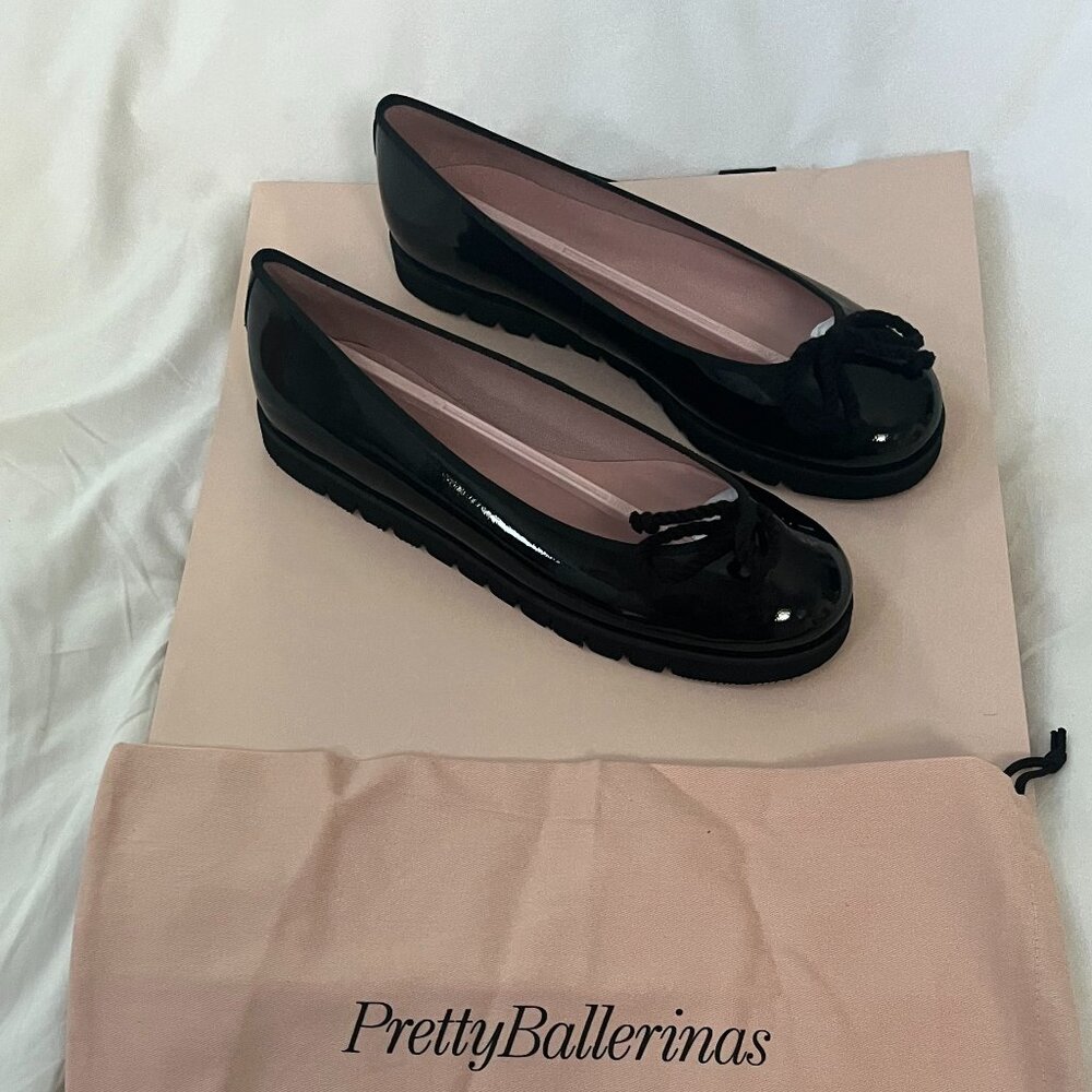 NWT PRETTY BALLERINAS FINE FLATS FOOWEAR BLACK PATENT LEATHER SIZE 8 1/2